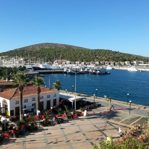 Çeşme Cumhuriyet Meydanı fotoğrafı