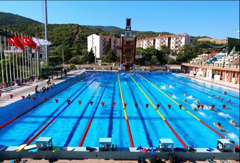 Narlıdere Olimpik Yüzme Havuzu fotoğrafı