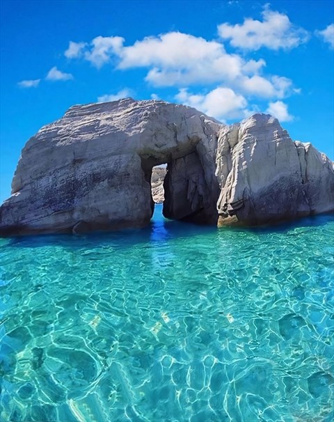 Delikli Bay fotoğrafı